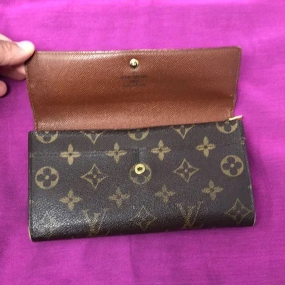 Authentic Louis Vuitton Wallet Monogram - Picture 3 of 9